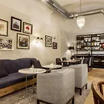 Hotel Midmost 